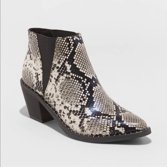 Universal Thread Boots - Picture 1 of 3